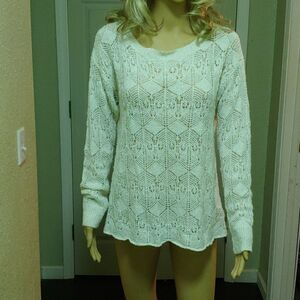 White,knit sweater top  